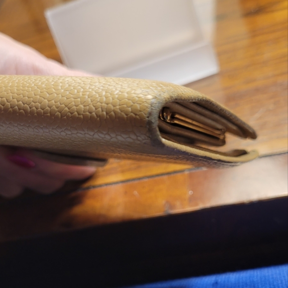 Vintage (2000-2002) Authentic Chanel CC Tan Caviar Leather Bifold Snap Wallet - Picture 12 of 16